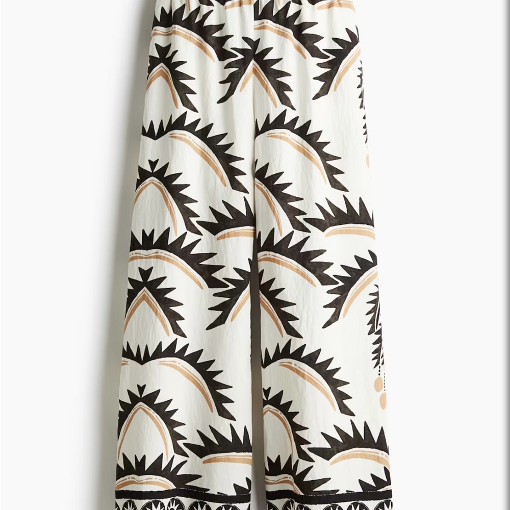 H&M Black and Cream Patterned Wide Leg Pants Bin F - Picture 4 of 7
